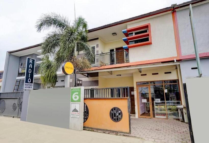 Пансион Radio Backpacker Guesthouse