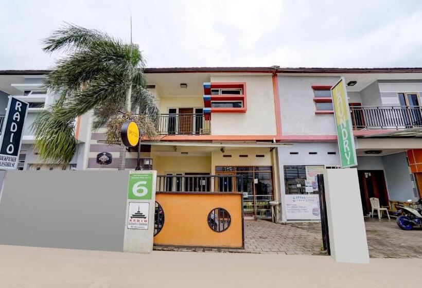 Пансион Radio Backpacker Guesthouse