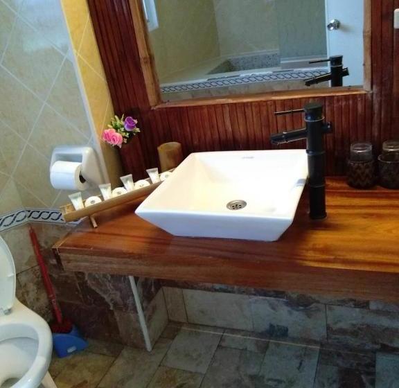 پانسیون Summer Place