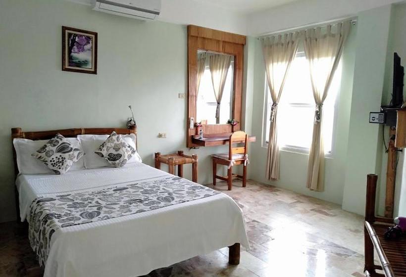 پانسیون Summer Place