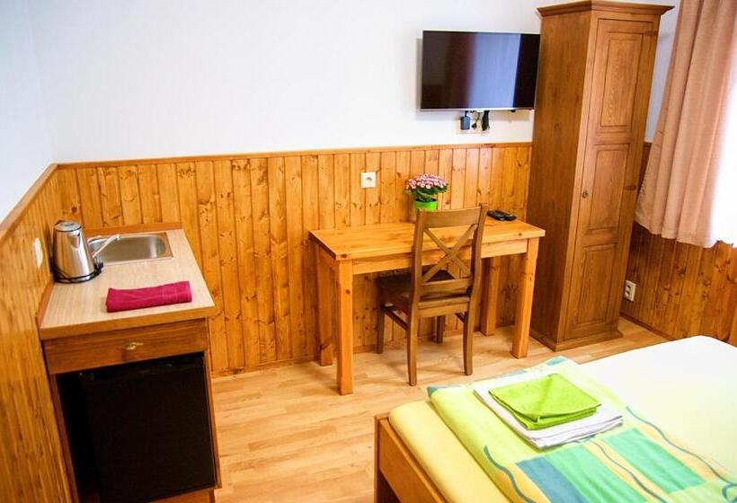 پانسیون Vila Pod Bránou