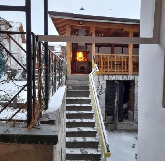 펜션 Yana Guest House