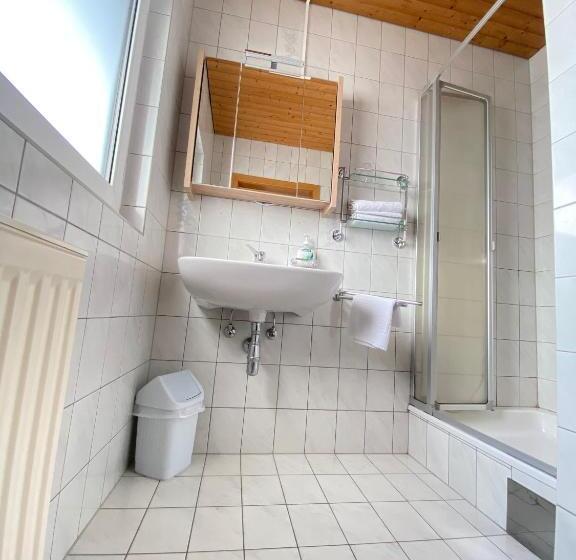 ユースホステル Frühstückspension Ochnerbauer