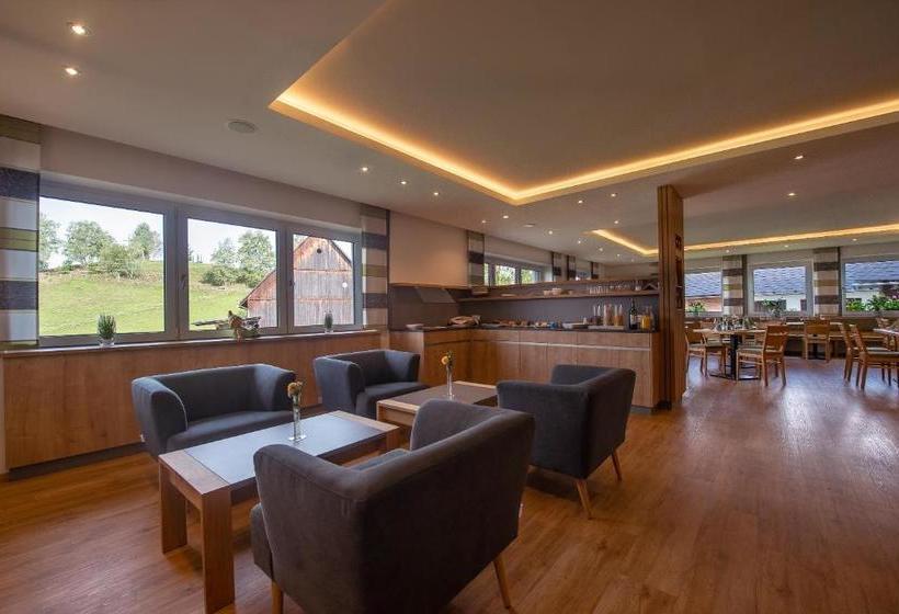 ユースホステル Frühstückspension Ochnerbauer