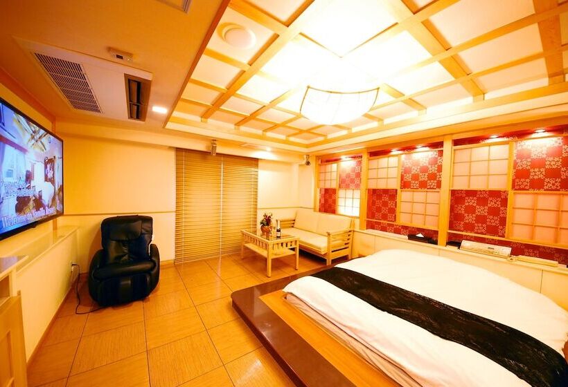 هتل Vanilla Resort Kawagoe Adults Only