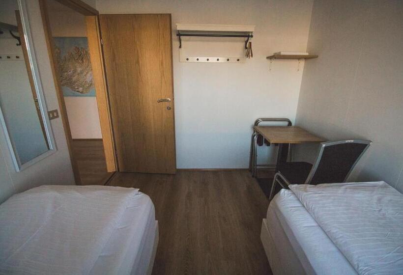 پانسیون Ormurinn Guesthouse