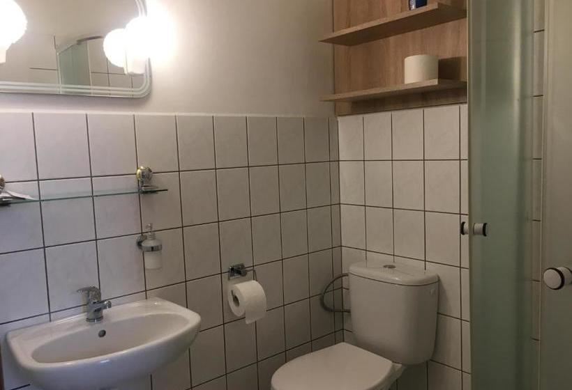 膳宿费 Penzion Obora