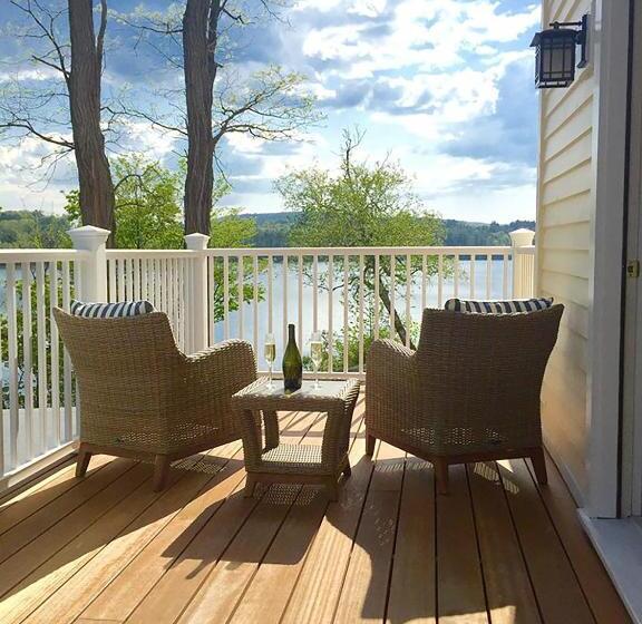 Общежитие Lakehouse Inn