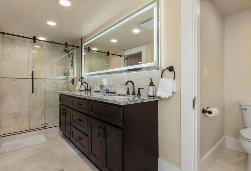 فندق صغير Waterfront Inn