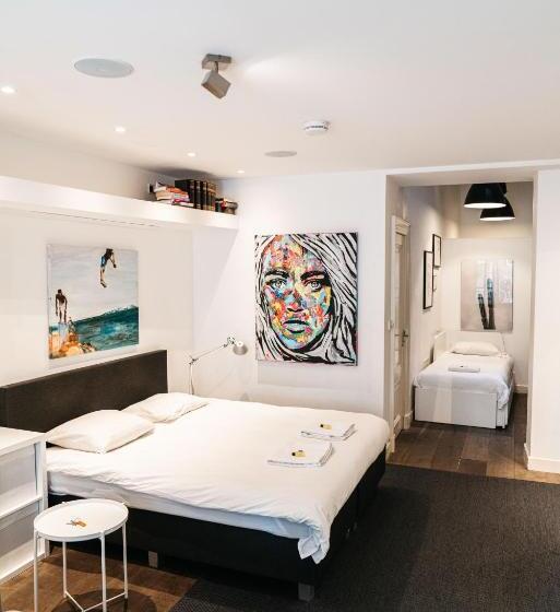 تختخواب و صبحانه Spui Apartment In Center