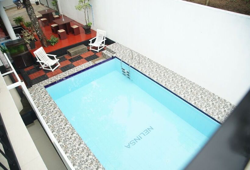 호텔 Nelinsa Kandy