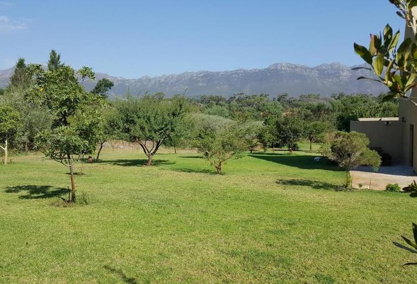 בית מלון כפרי Tuckaway