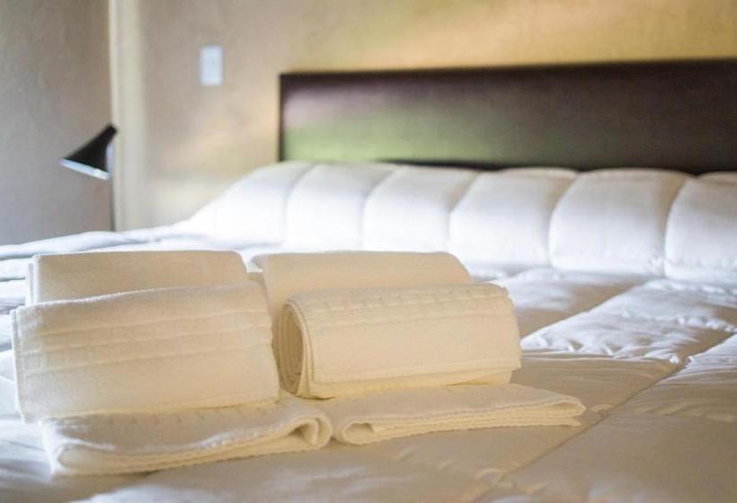 Lomas Del Real Apart