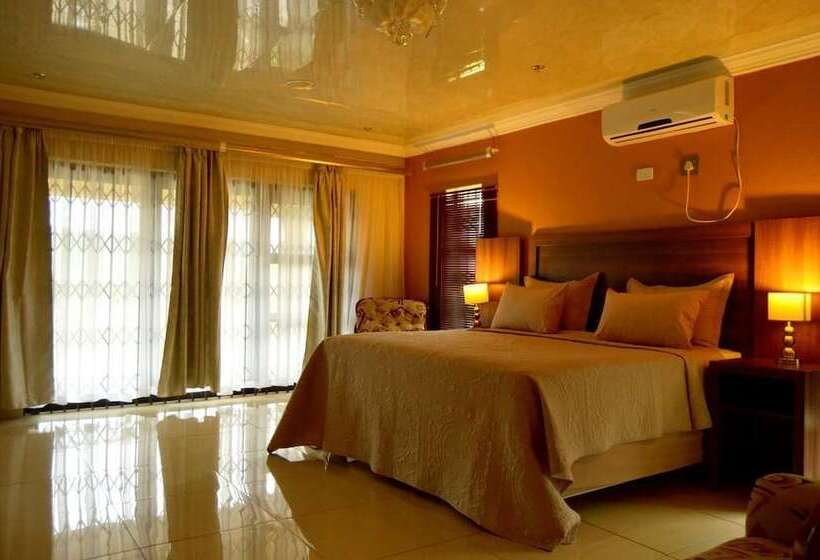 Пансион Cliffords Lodge & Spa