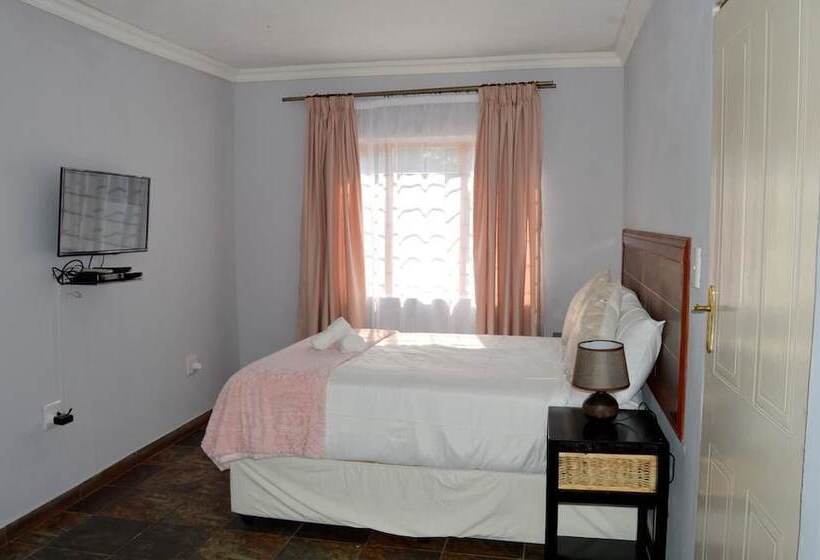 Пансион Cliffords Lodge & Spa