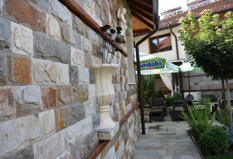 膳宿费 Complex Oazis