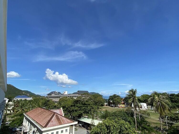 پانسیون Nha Khach Con Dao