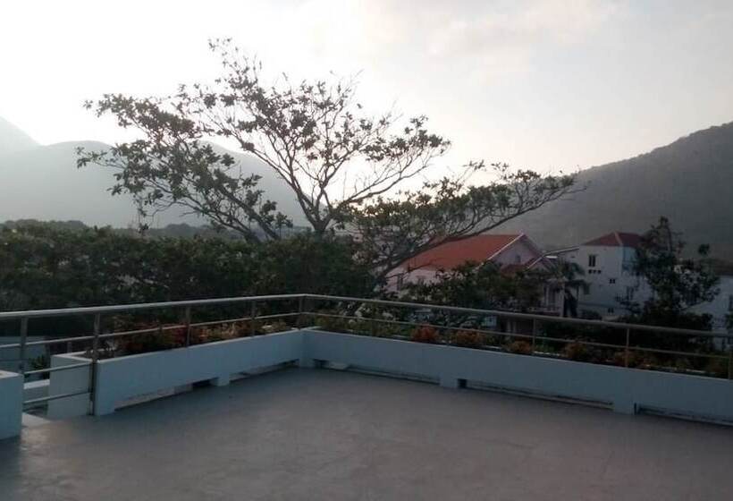 پانسیون Nha Khach Con Dao