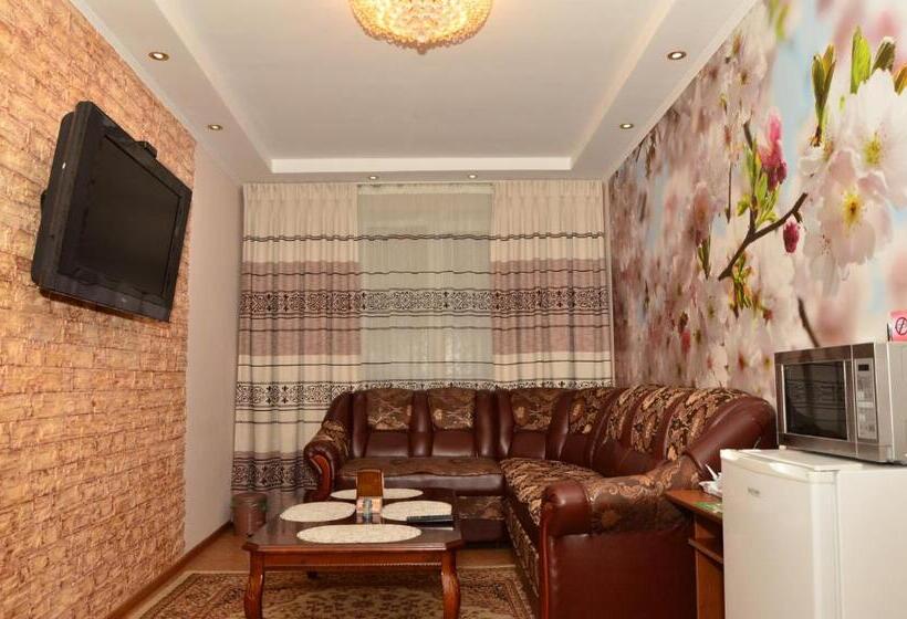 پانسیون Guest House Domashniy Uyut