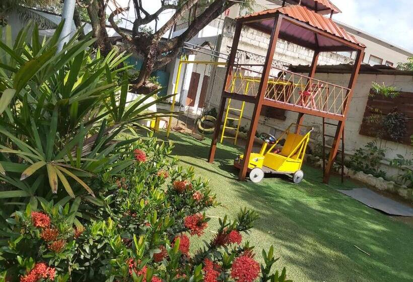 ペンション Hostal Gualingo