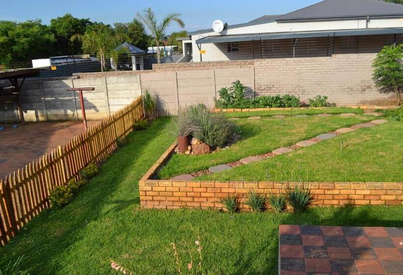 Пансион Kayalako On 4th Avenue