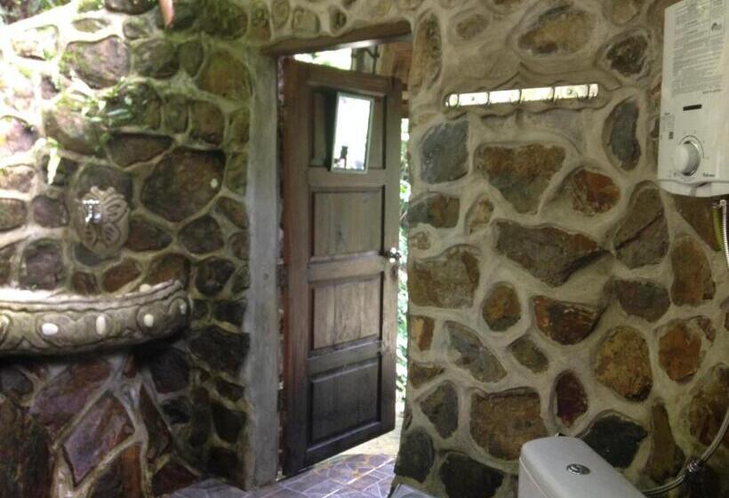 펜션 Kupu Kupu Garden Guest House & Cafe