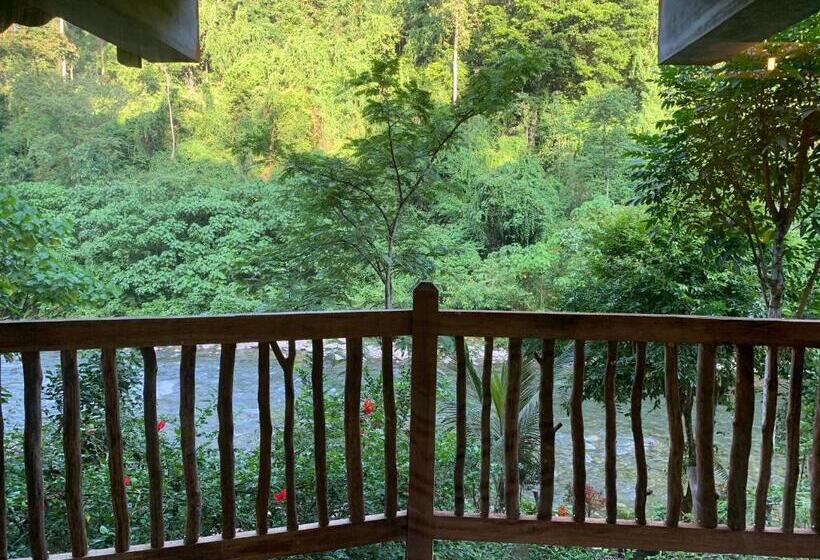 펜션 Kupu Kupu Garden Guest House & Cafe