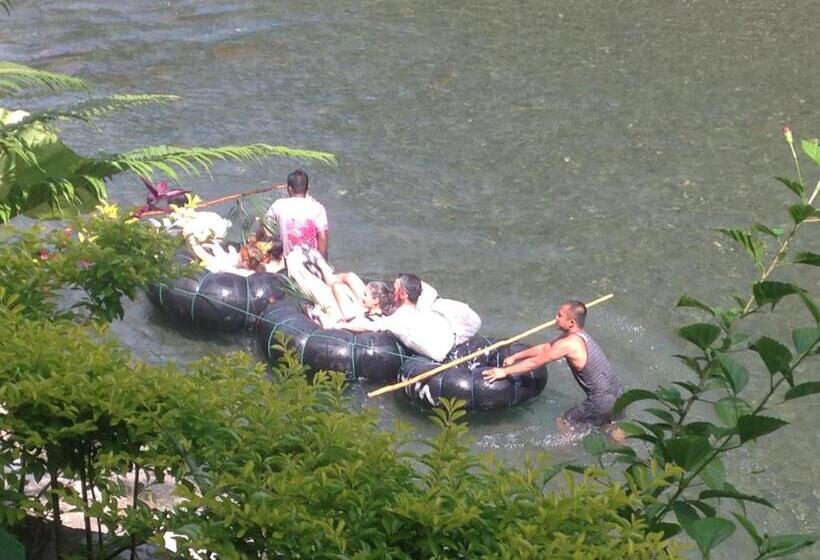 펜션 Kupu Kupu Garden Guest House & Cafe