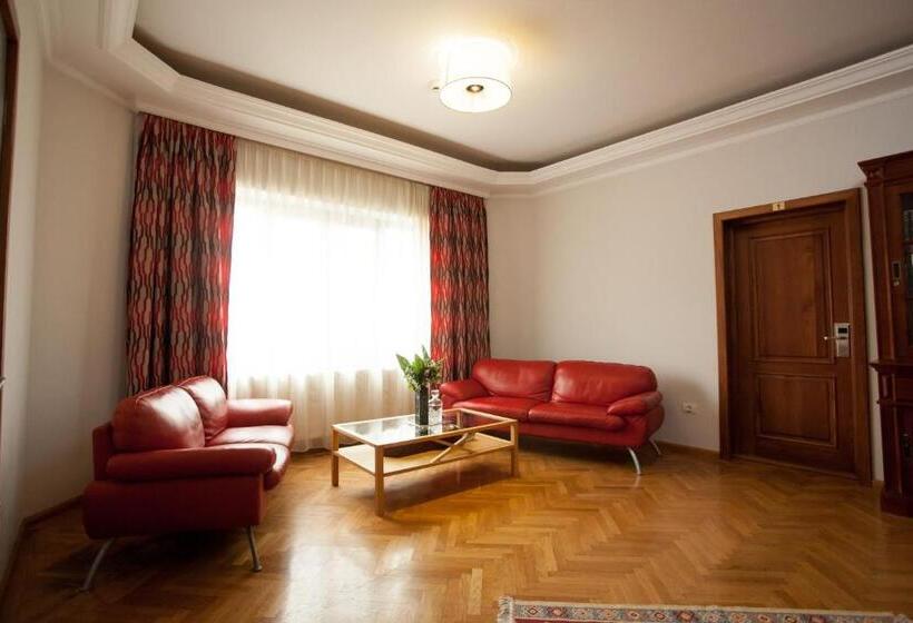 פנסיון Matia Resort