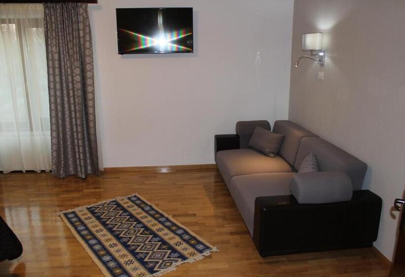 פנסיון Matia Resort