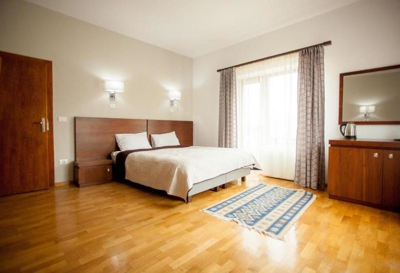 פנסיון Matia Resort