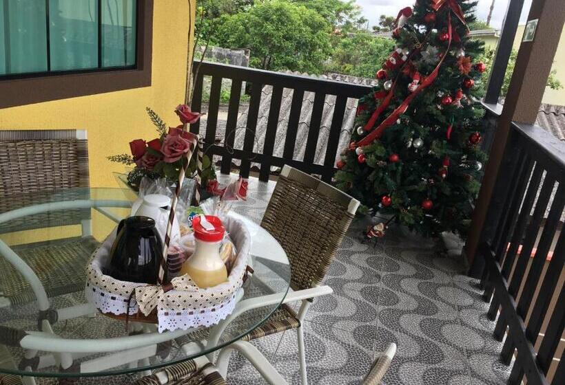 Пансион Pousada Anjos à 2 Quadras Do Mar