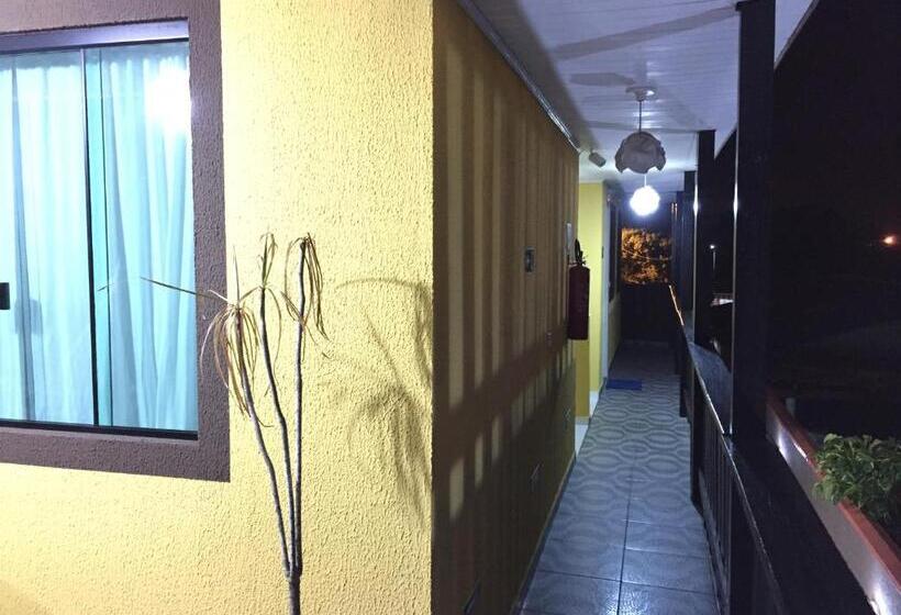 Пансион Pousada Anjos à 2 Quadras Do Mar