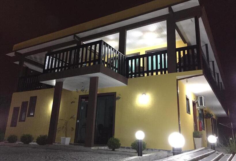 Пансион Pousada Anjos à 2 Quadras Do Mar