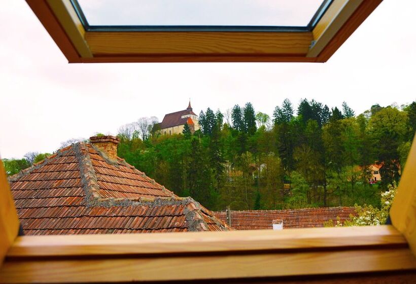 פנסיון Venesis House