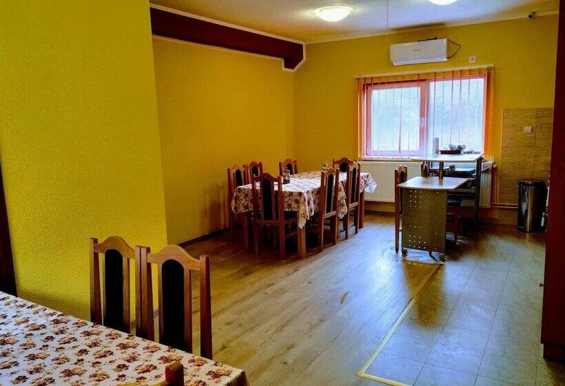 פנסיון Venesis House