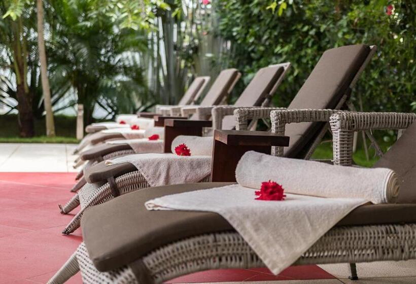 Red Mango Hotel And Apartments