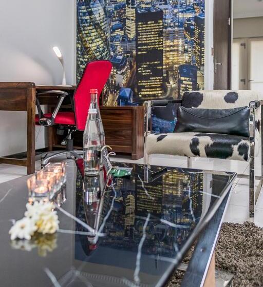 Red Mango Hotel And Apartments