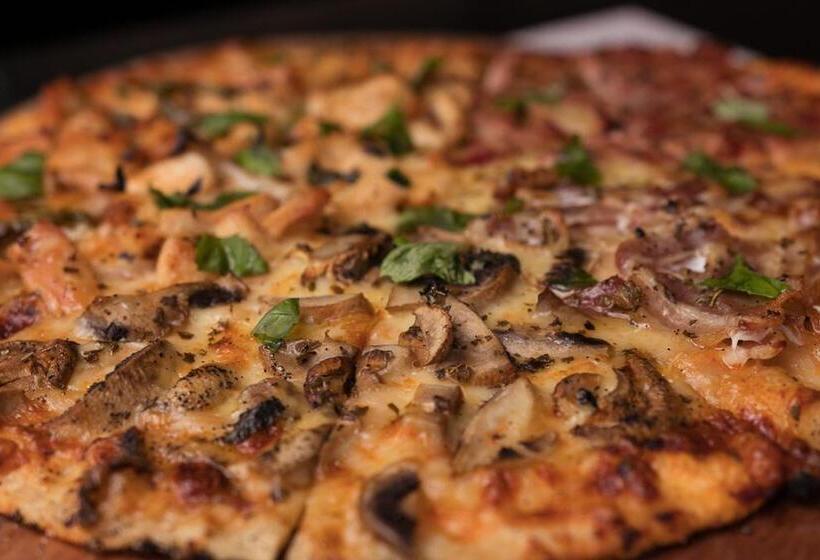 Red Mango Hotel And Apartments