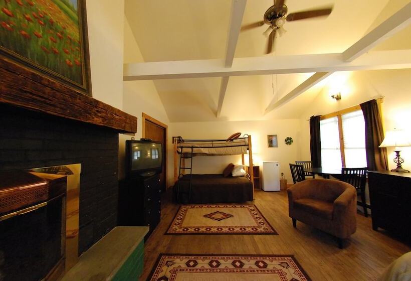 فندق صغير Hyde Away Inn