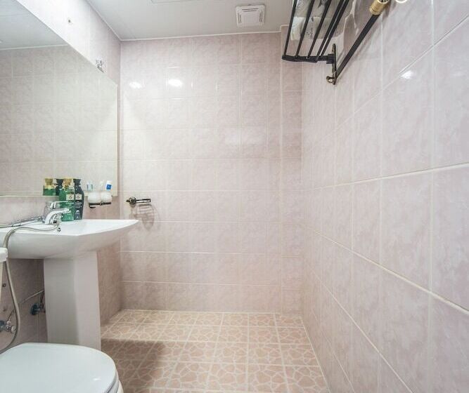 Daegu 동성로 Gyeong`s Hostel