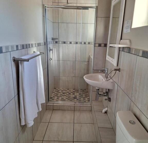 فندق Russells On The Port