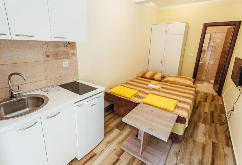 پانسیون Apartments Anastasija