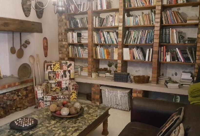 פנסיון Guest House Frame Ace