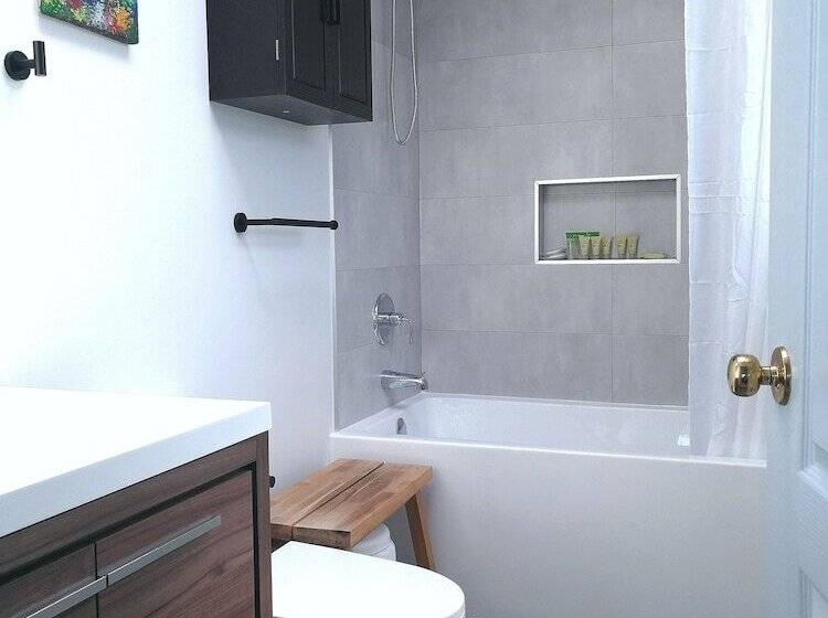 ペンション Marpole Guest House