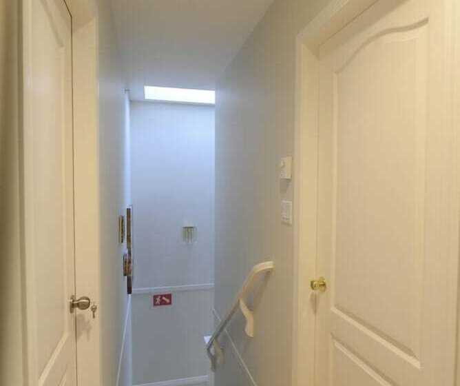 Пансион Marpole Guest House