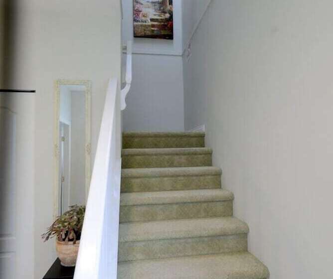 ペンション Marpole Guest House