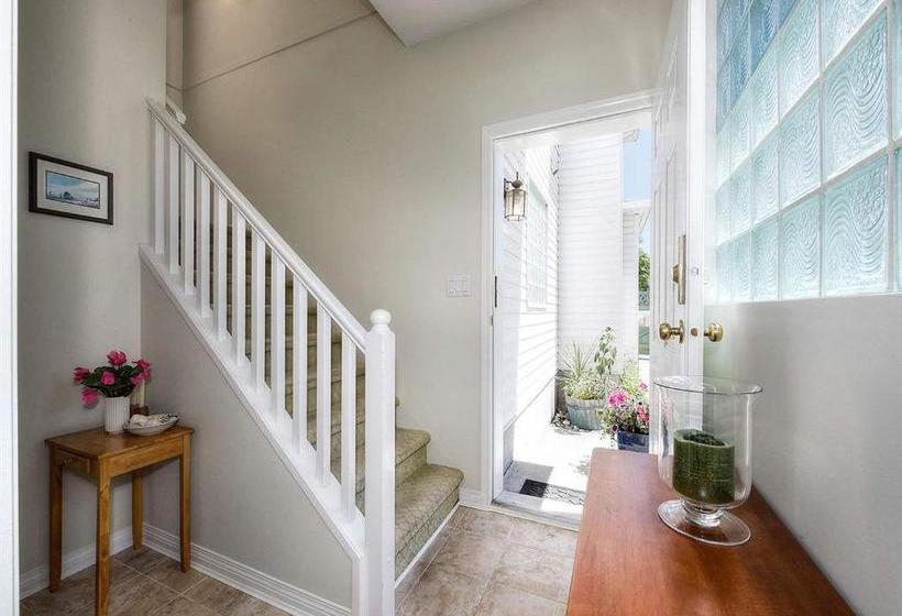 ペンション Marpole Guest House