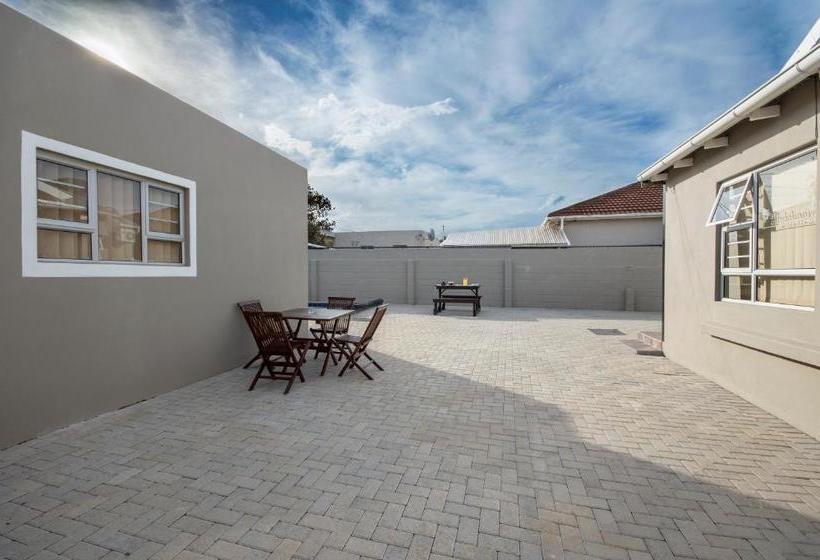 Пансион Newtondale Self Catering