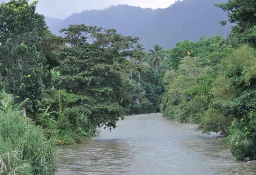 مبيت وإفطار River Edge Bungalow